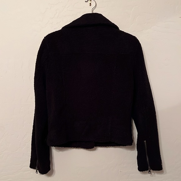 Max Studio Teddy black Moto crop jacket. Women size Med - Picture 4 of 6